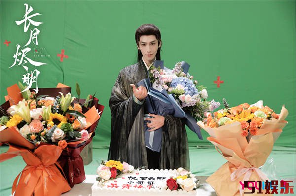 《长月烬明》曝杀青特辑 罗云熙白鹿造型惊艳唯美感拉满(图2) 《长月烬明》曝杀青特辑 罗云熙白鹿造型惊艳唯美感拉满(图2)